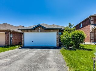 209 Dunsmore Ln, Barrie, ON L4M 6Z8