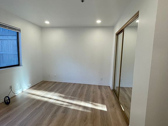 5th image of 2584 Francisco Blvd #C