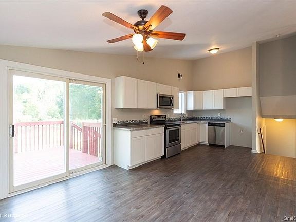 4th image of 36 Highview Dr