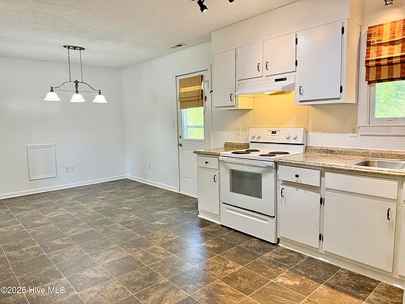 3rd image of 107 Leonda Dr