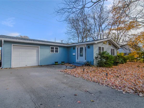 116 E Court Dr, Decatur, IL 62526