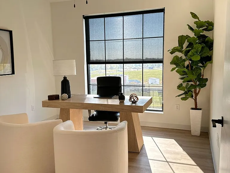 District Place — Photo 17
