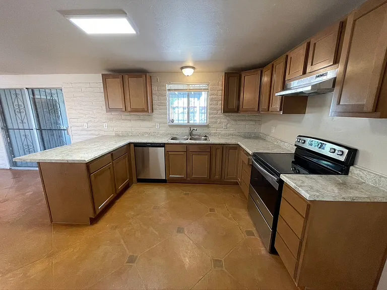 7655 E Tulip Tree St — Photo 10