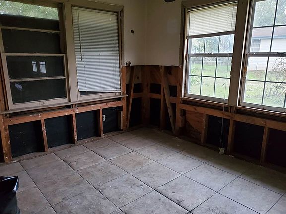 3rd image of 2240 Avenue A