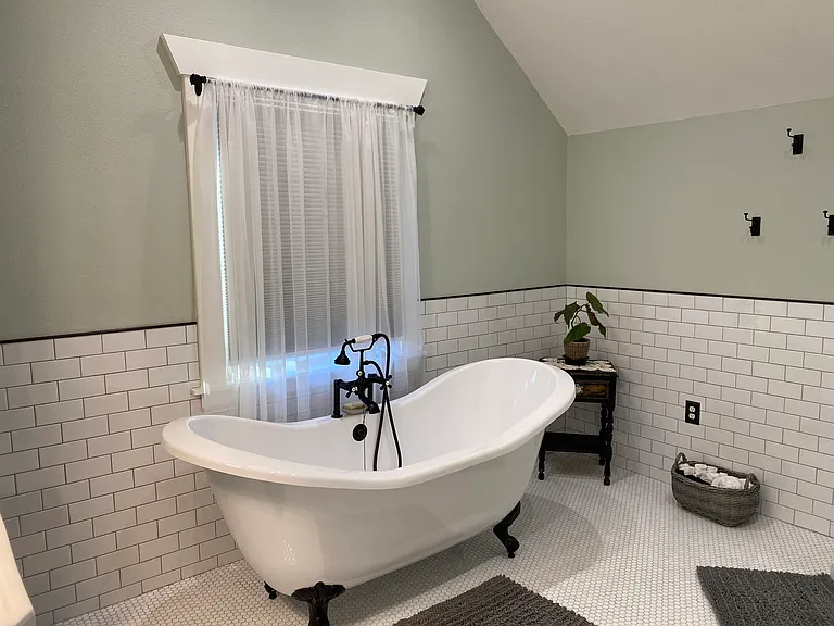1027 N Sherwood St — Photo 7