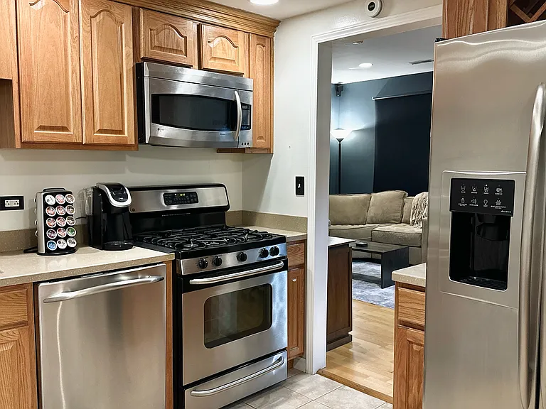 Southmoor Dr — Photo 23