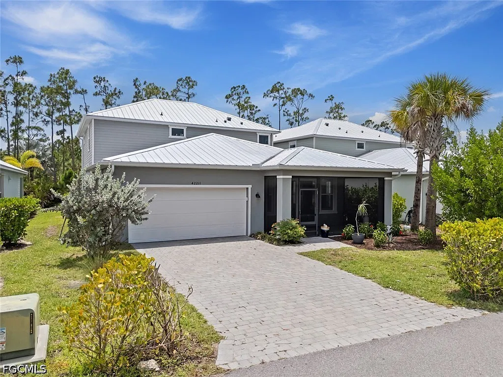 5 bed, 4.0 bath, 3100 sqft, $4,000 — Photo 2