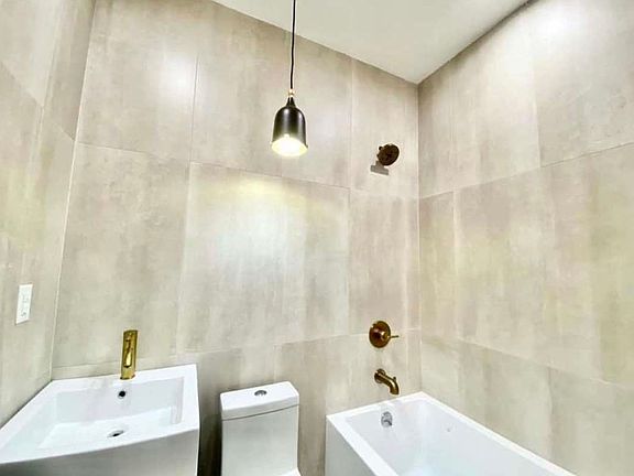 4th image of 200 Scholes St #1
