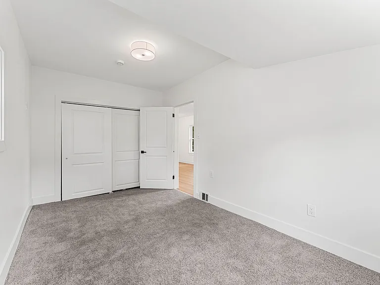 8534 Orchard Ave — Photo 14