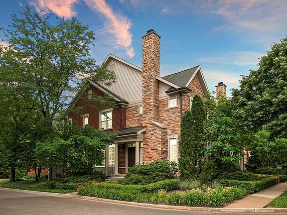 Rare desirable end unit with 3 exposures, not all