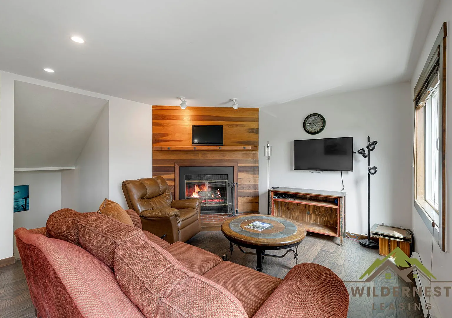 Woodworks Townhome- 3 Bedroom/3 Bath Unit w/Updated kitchen on the Bus Route — Photo 1