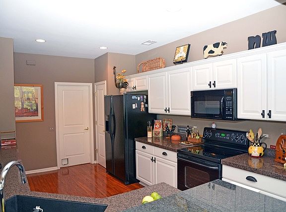 3rd image of 12621 Green Meadow Ave