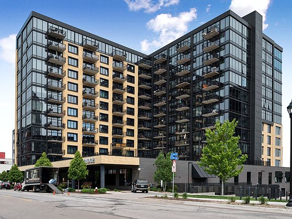 3rd image of 1120 2nd St S #1205
