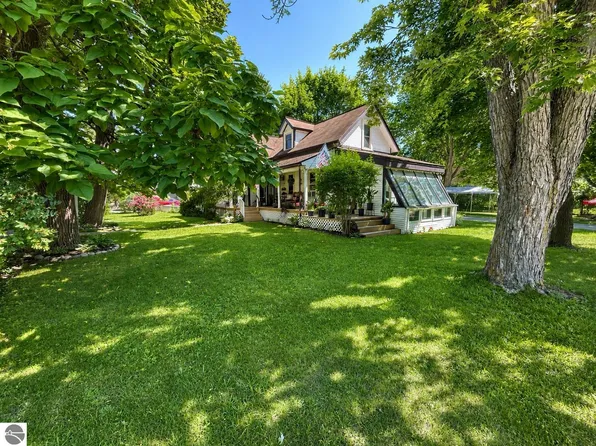 325 Spruce St, Traverse City, MI 49684