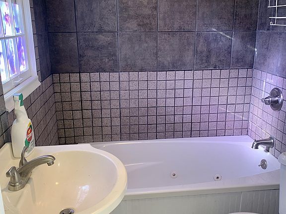 5th image of 5492 Daffodil Ave