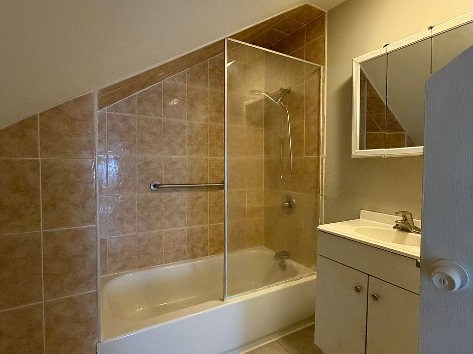 1st image of 49 Haledon Ave Floor 3