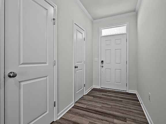 5th image of 5911 Woodlawn Dr