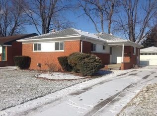 18535 Stephens Dr, Eastpointe, MI 48021