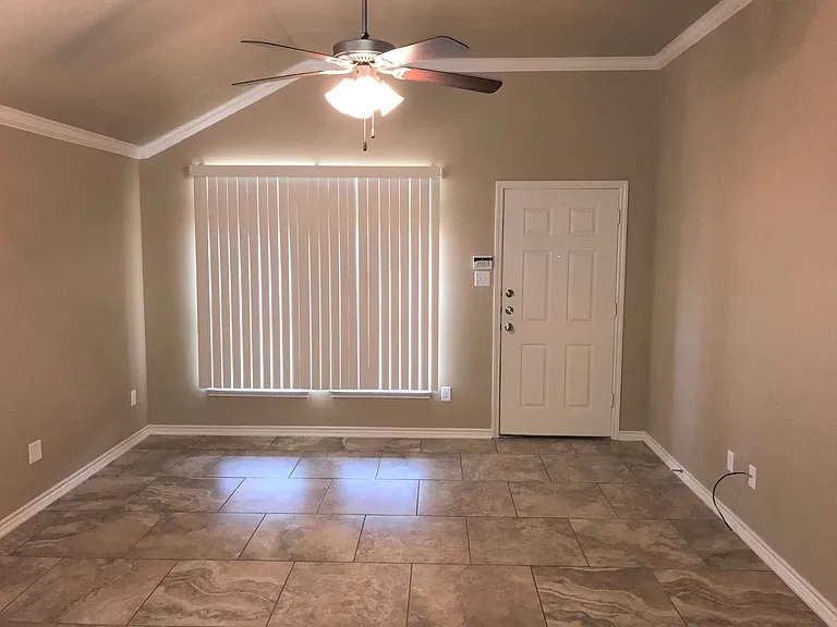 4603A Skyflower Ln — Photo 2