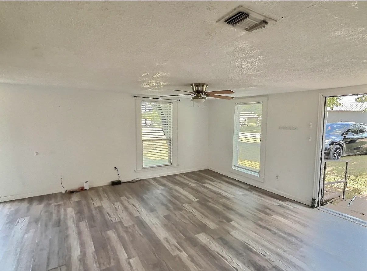 For Lease - Prime Weatherford Location — Photo 3