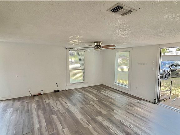 3rd image of 105 Michael Ln