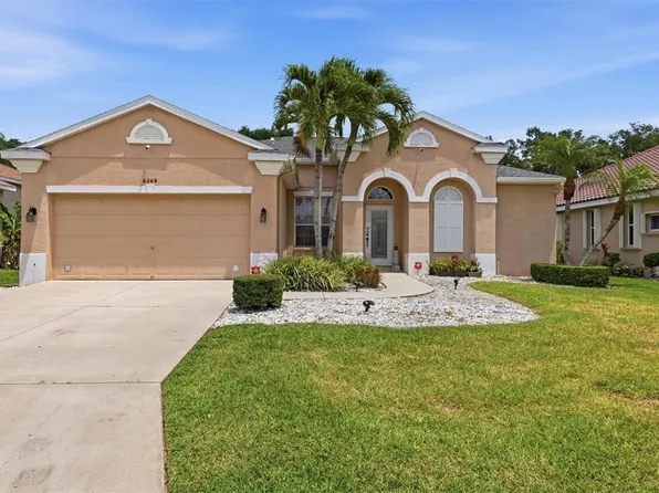 6269 Donnington Ct, Sarasota, FL 34238