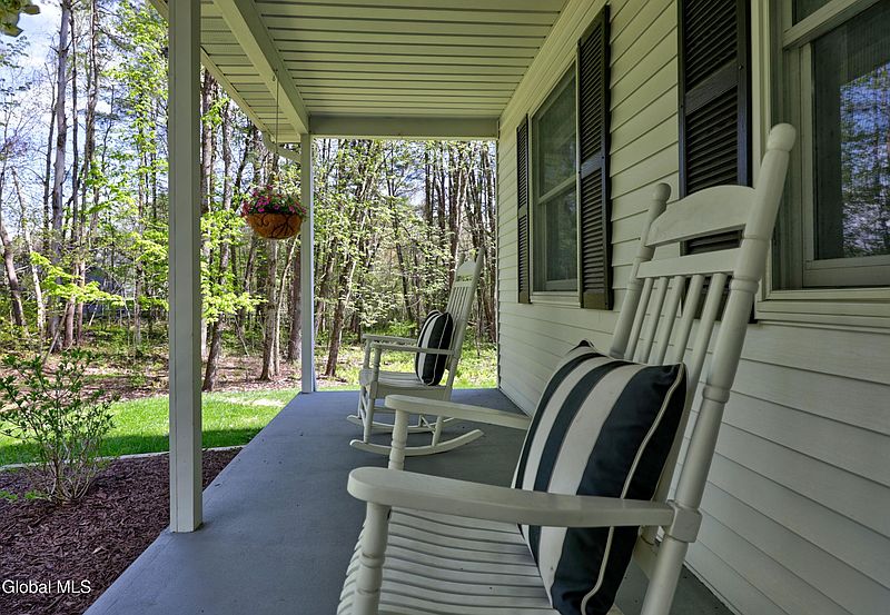 4th image of 6 Pinebrook Drive