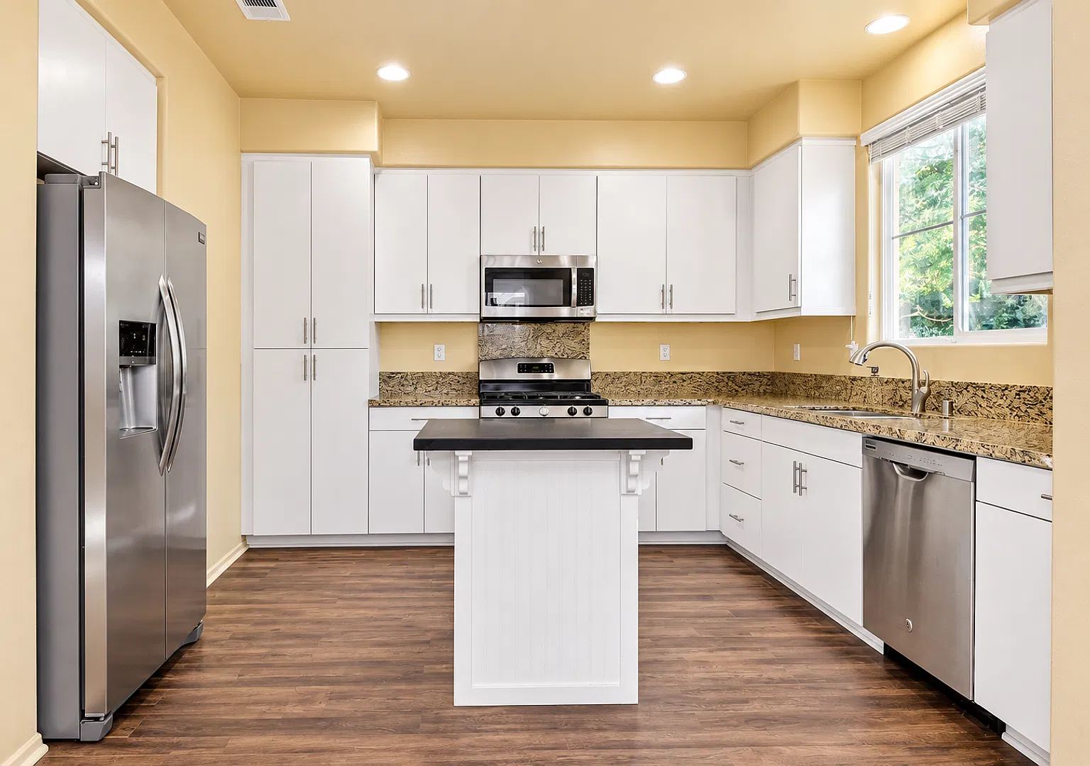 Lovely updated 3 bedroom townhome in Temecula — Photo 3