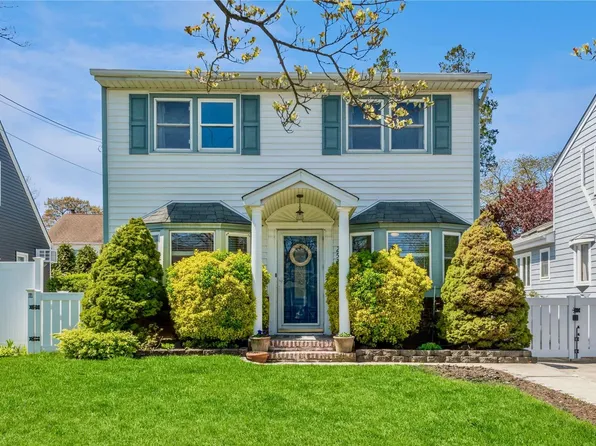 2524 Westlake Avenue, Oceanside, NY 11572