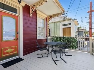 8710 Oak St, New Orleans, LA 70118