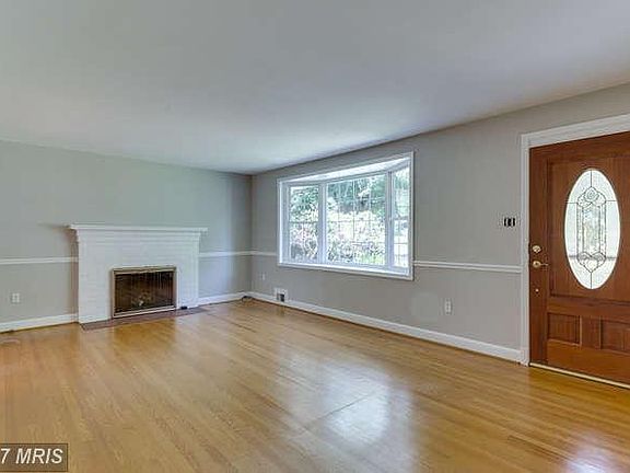 4th image of 4025 Oxford St