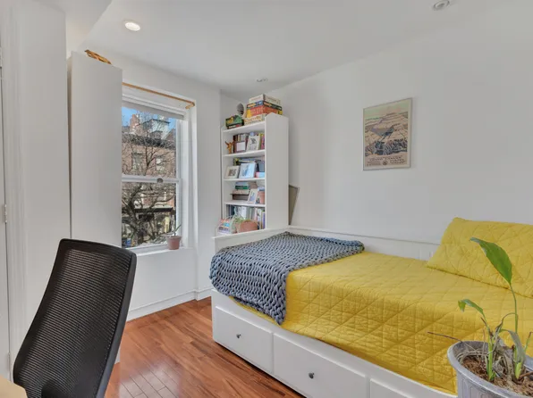 361 Van Brunt Street image 18 of 23