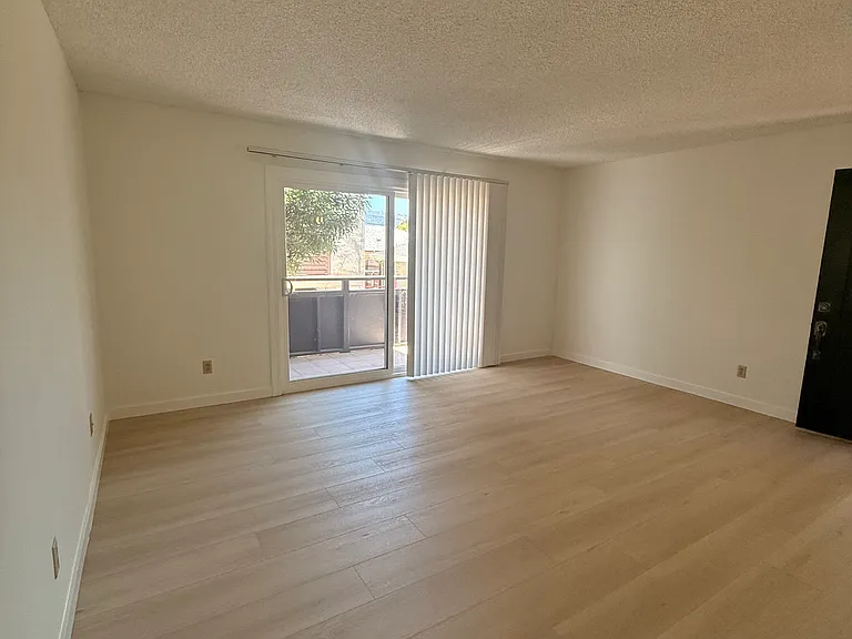 925 Madison St #2 — Photo 6