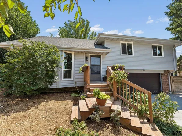 13633 Hascall St, Omaha, NE 68144