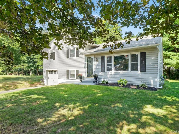 10 Flamingo Drive, Newburgh, NY 12550