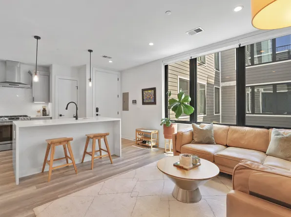 2612 University Pl NW #6, Washington, DC 20009