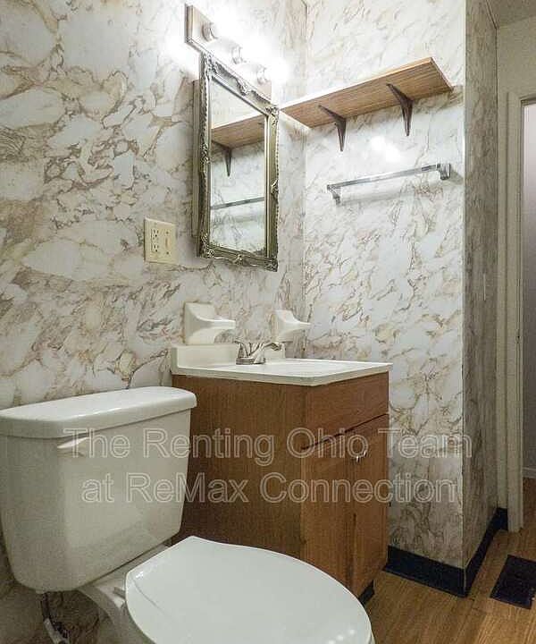 2nd image of 2102 Avalon Pl Unit 2102