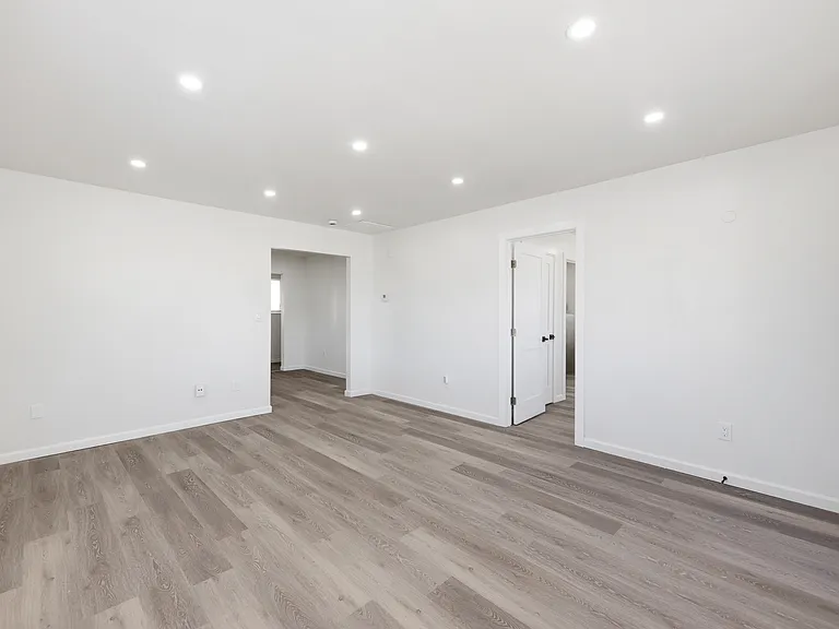 15548 Usher St #1 — Photo 5