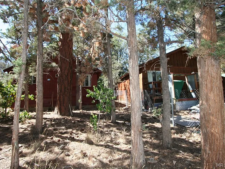 457 Cedar Ln — Photo 16