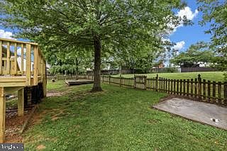 4th image of 5065 Tara Dr
