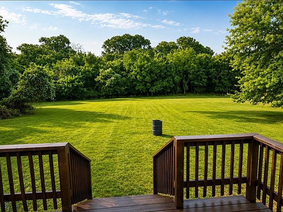 4th image of 113 Lazy Meadow Ct