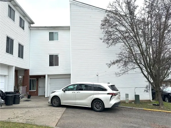 123 Jamie Ln, Staten Island, NY 10312