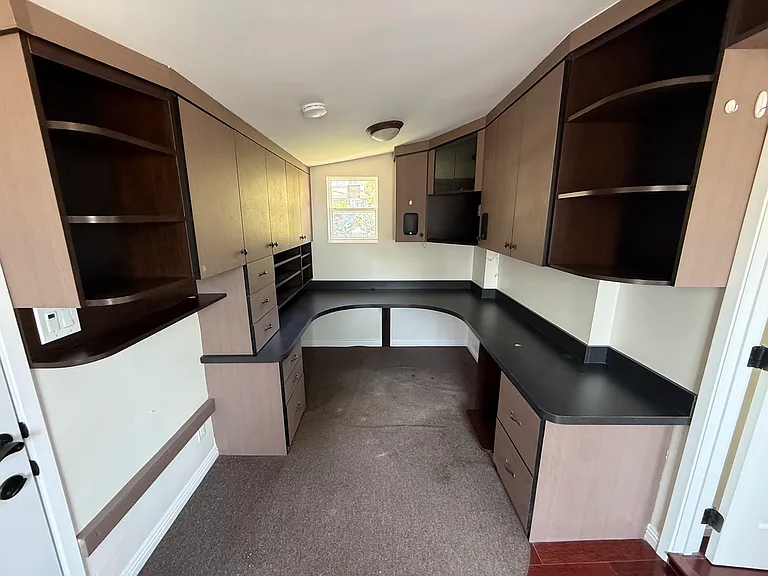 239 1/2 N Mayflower Ave — Photo 34