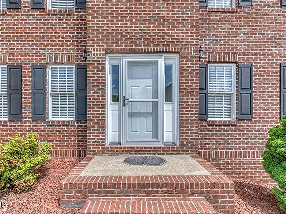 5th image of 264 Southridge Dr