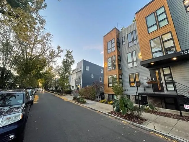 2 bed, 1.5 bath, 900 sqft, $2,950 — Photo 2