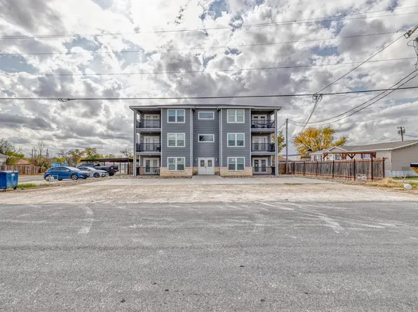 1200 W Houston St, Carrizo Springs, TX 78834