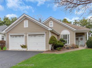 10 Amberlands Ct, Lakewood, NJ 08701