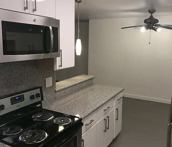 290 Lee Street — Photo 24
