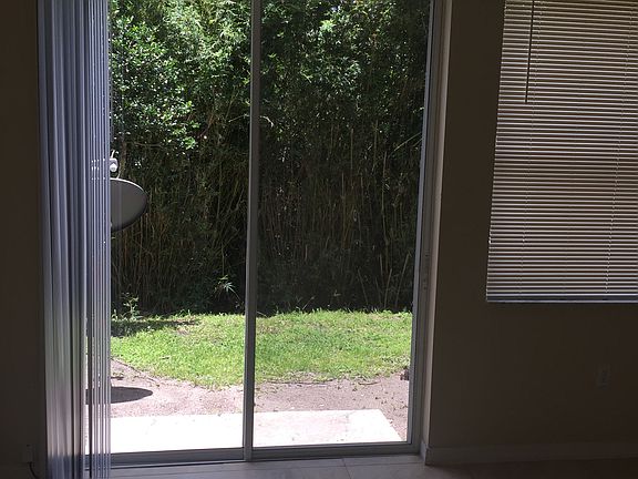 4th image of 5242 Paradise Cay Cir