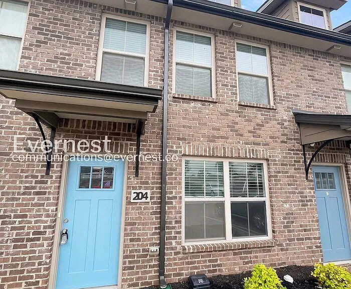 1000 Henry Place Blvd #204 — Photo 2